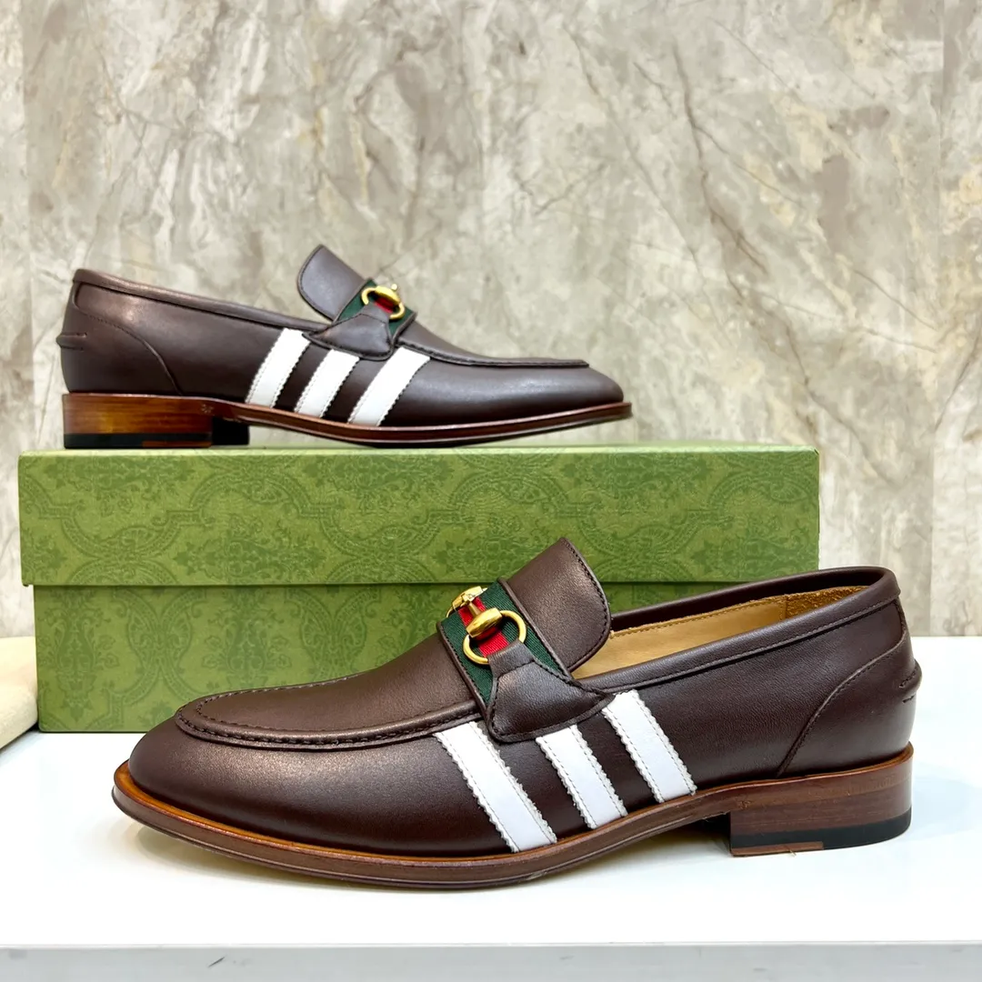 Original leather outsole P900 Brand: Co-branded Adidas｜GUCCI (Gucci) Standard code: Men's size 38–44 (45/46 can be customized) Grade: Same style as the official website Original quality Material: Original cowhide Leather lining Original leather outsole Style category: Men's fashionable casual leather shoes Distinguished big-name luxury elements top luxury Color: Actual picture